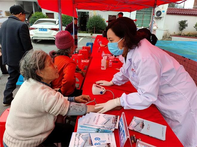 邵阳市双清区:爱老活动进乡村 暖心服务零距离